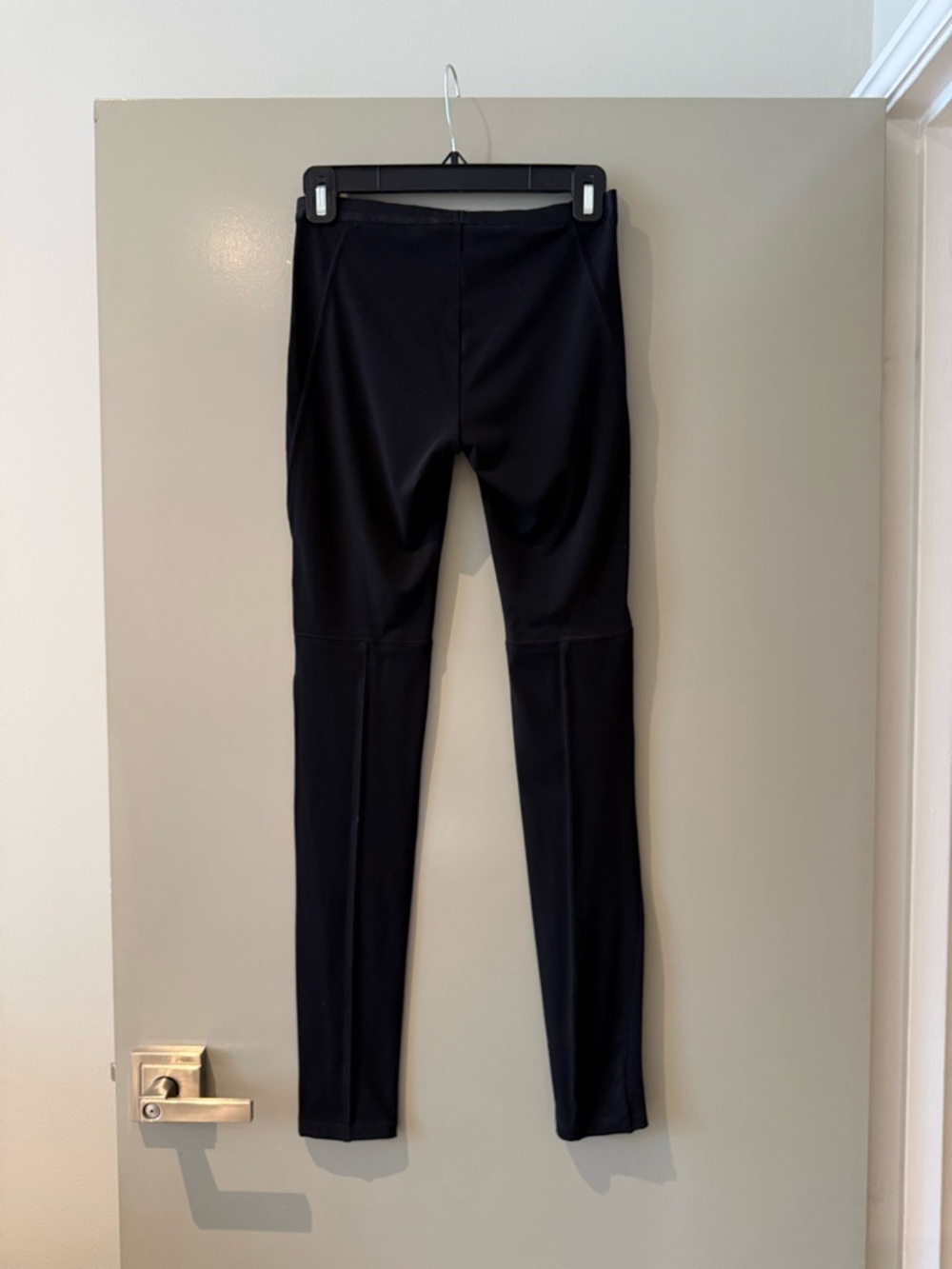 NWT Elizabeth and James Black Stretch Leggings
